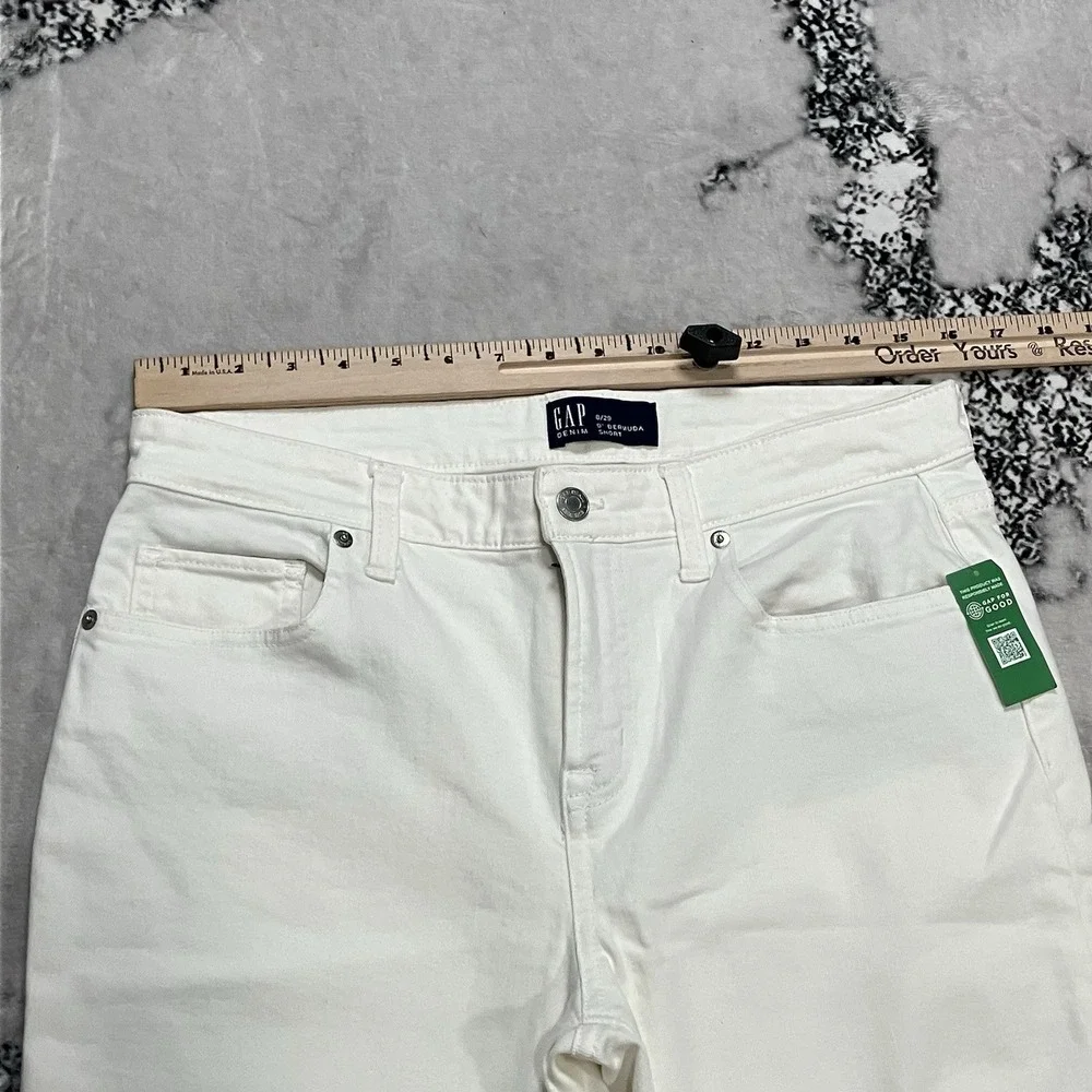 Gap Denim 9 Inch Bermuda Shorts White Womens Size‎ 8 29 Mid Rise Cuffed Hem